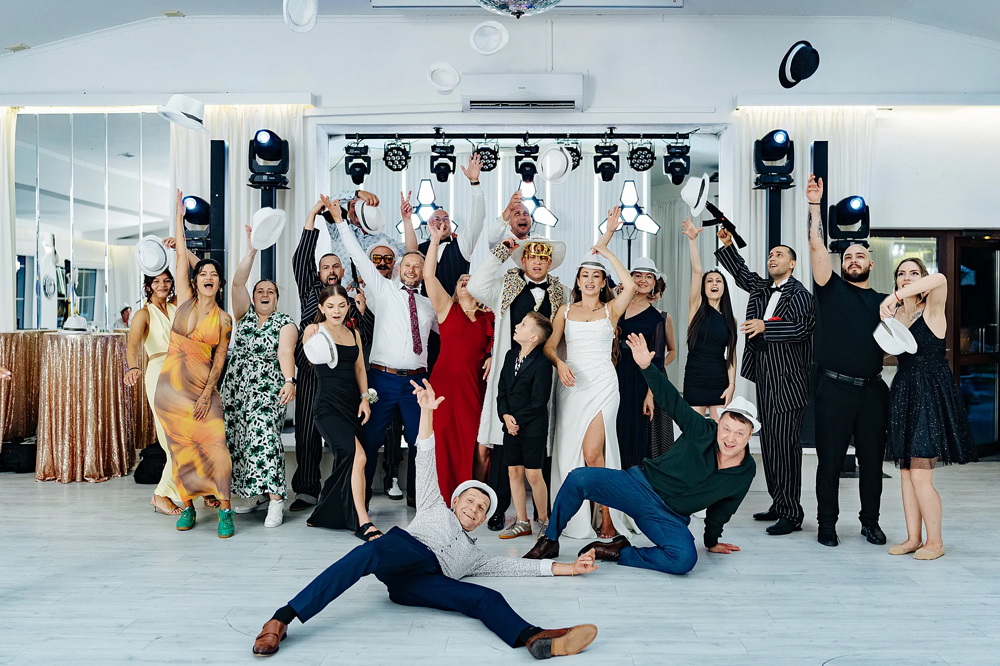 grupowe zdjecie w zacisze dabrowa gronicza fotograf na wesele tychy