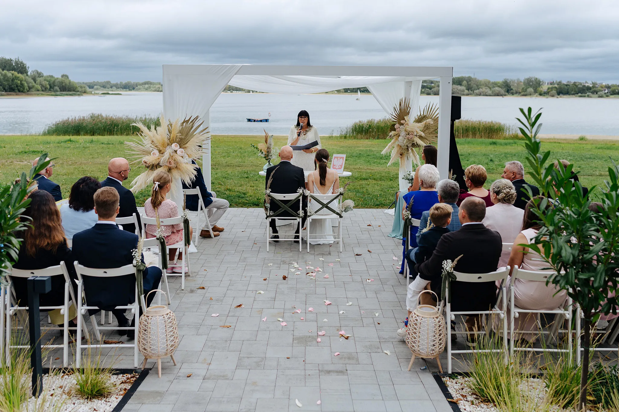 slub cywilny plenerowy nad jeziorem dabrowa gornicza