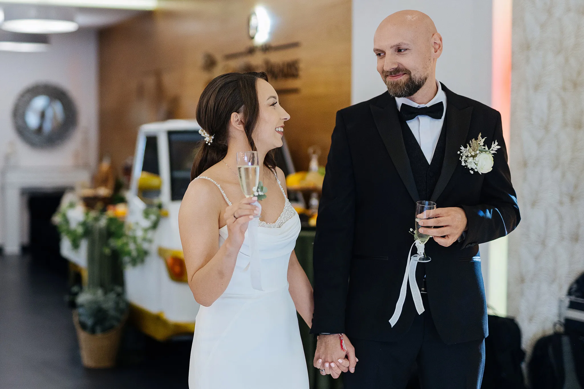 szczesliwa mloda para podczas przyjecia weselnego w goscincu paradise w okolicy Dabrowy Górniczej