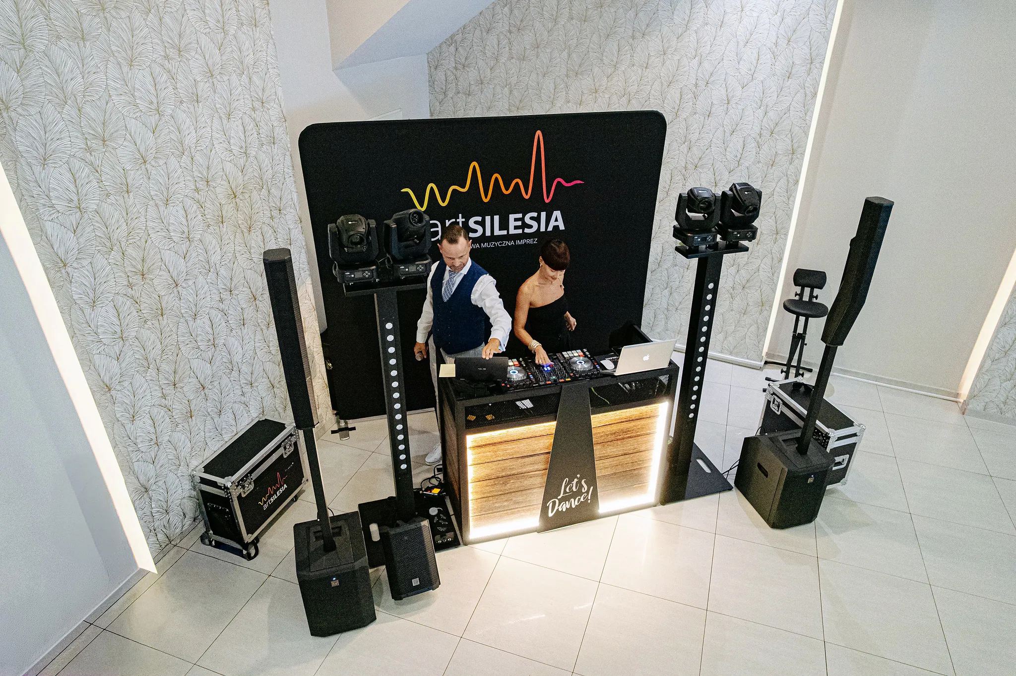 szczesliwa mloda para podczas przyjecia weselnego w goscincu paradise w okolicy Dabrowy Górniczej