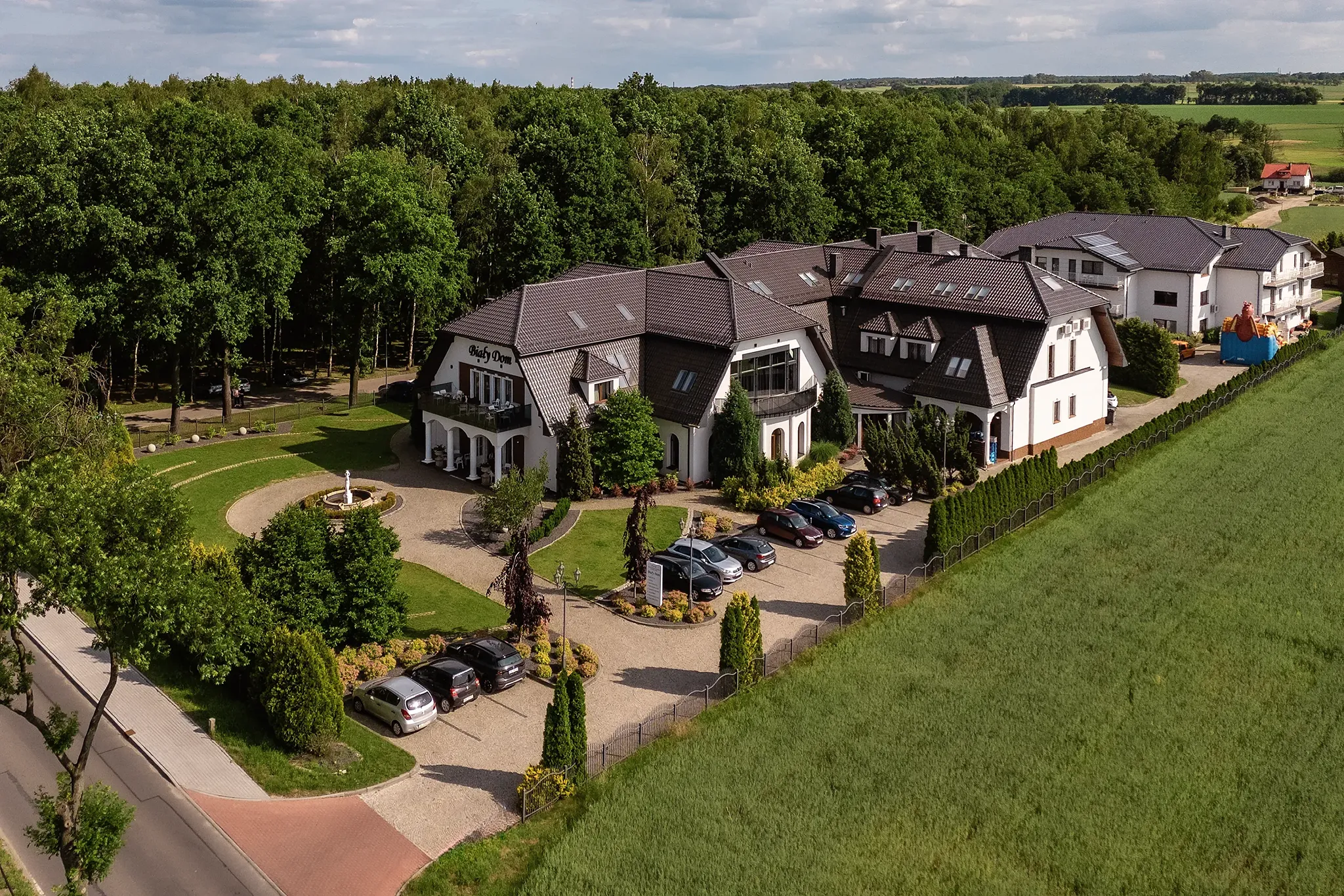 sesja slubna mlodej pary realizowana przez fotografa z Mikołowa